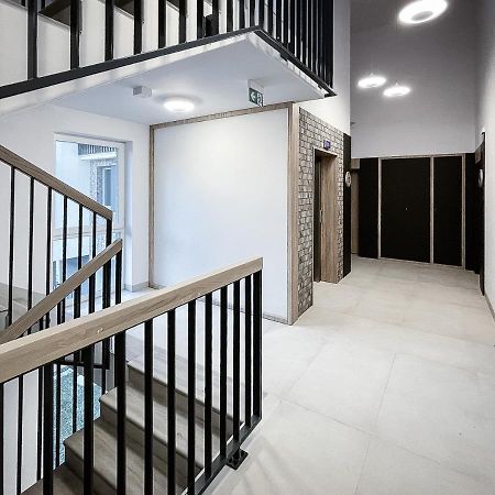 Apartament Sloneczny Kamienica Grochow With Free Parking Warschau Buitenkant foto