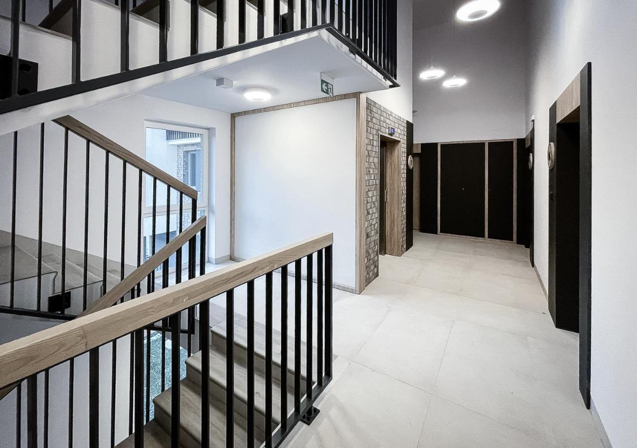 Apartament Sloneczny Kamienica Grochow With Free Parking Warschau Buitenkant foto